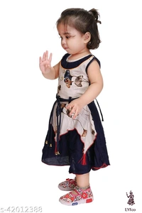 Catalog Name:*Modern Classy Girls Frocks & Dresses*Fabric: CottonSleeve Length: SleevelessPattern: PrintedMultipack: Single - 1-2 Years