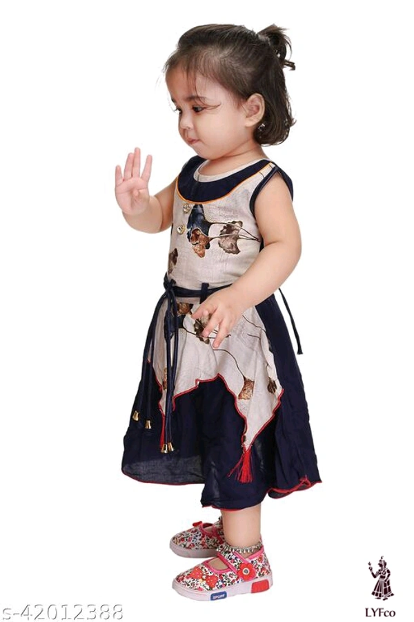 Catalog Name:*Modern Classy Girls Frocks & Dresses*Fabric: CottonSleeve Length: SleevelessPattern: PrintedMultipack: Single - 1-2 Years