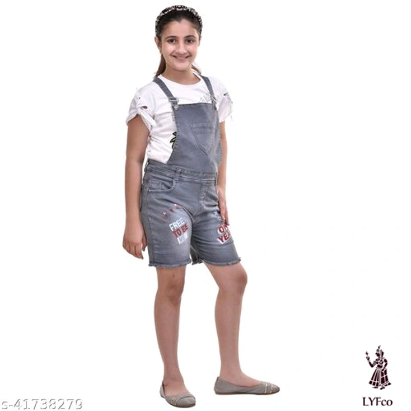 Catalog Name:*Agile Funky Girls Dungarees*Fabric: DenimPattern: Product DependentMultipack: Single - 12-14 Years