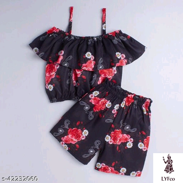 Catalog Name:*Tinkle Elegant Girls Top & Bottom Sets*Top Fabric: CottonBottom Fabric: CottonSleeve Length: Short SleevesTop Pattern: PrintedBottom Pattern: PrintedMultipack: SingleAdd-Ons: No Add Ons - 4-5