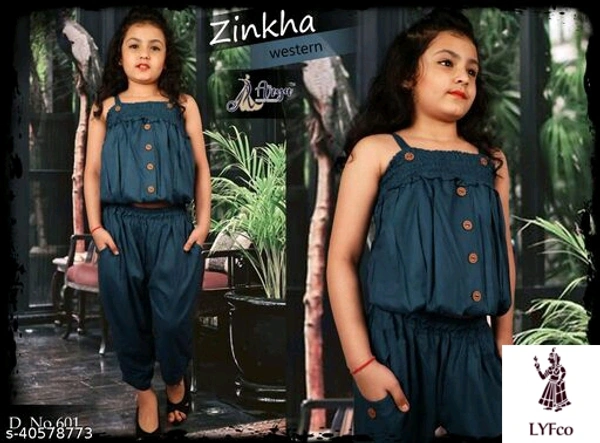 Catalog Name:*Agile Comfy Girls Top & Bottom Sets*Top Fabric: RayonBottom Fabric: RayonSleeve Length: SleevelessTop Pattern: AppliqueBottom Pattern: AppliqueMultipack: Single - 8-9