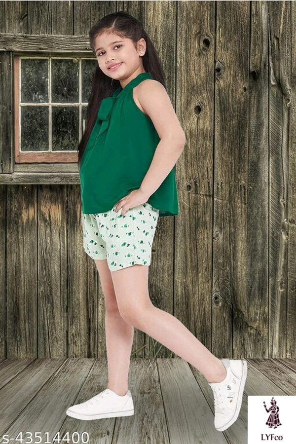 Catalog Name:*Pretty Elegant Girls Top & Bottom Sets*Top Fabric: PolyesterBottom Fabric: PolyesterSleeve Length: SleevelessTop Pattern: DyedBottom Pattern: PrintedMultipack: SingleAdd-Ons: No Add Ons - 23-14