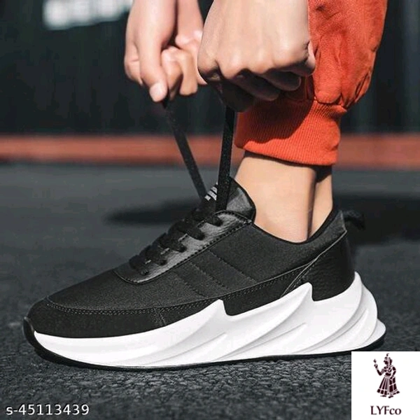 Catalog Name:*Latest Fashionable Men Sports Shoes*Material: Syntethic LeatherSole Material: RubberFastening & Back Detail: Lace-UpPattern: PrintedMultipack: 1 - 10