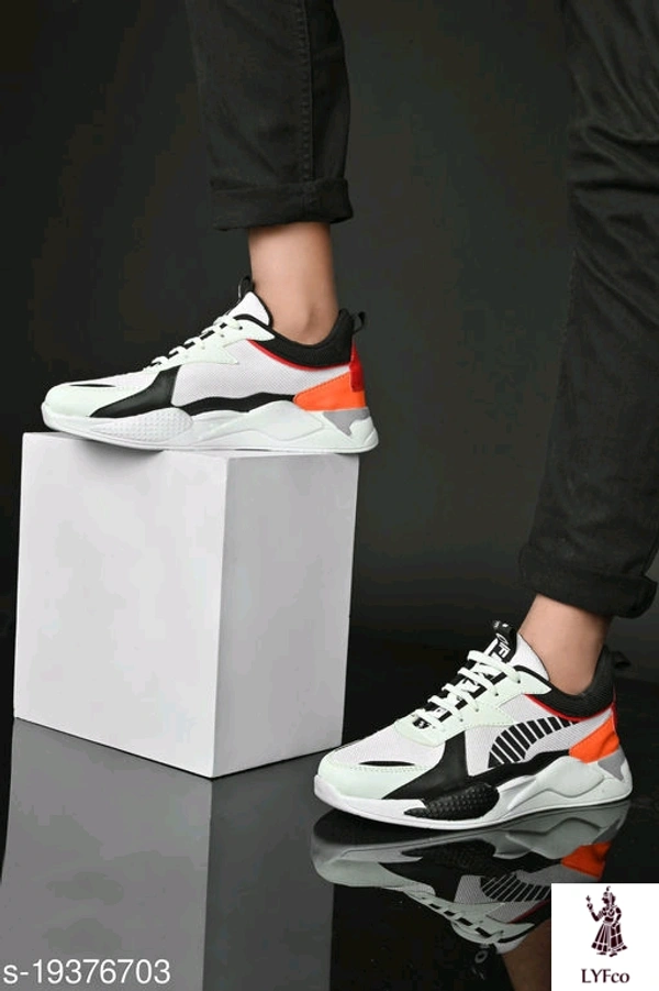 Catalog Name:*Unique Fashionable Men Sports Shoes*Material: MeshFastening & Back Detail: Lace-UpPattern: ColorblockedMultipack: 1 - 6