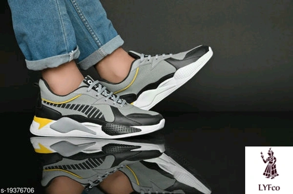 Catalog Name:*Unique Fashionable Men Sports Shoes*Material: MeshFastening & Back Detail: Lace-UpPattern: ColorblockedMultipack: 1 - 7