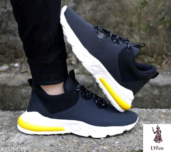 Catalog Name:*Latest Trendy Men Sports Shoes*Material: TextileSole Material: EVAFastening & Back Detail: Lace-UpPattern: StripedMultipack: 1 - 7