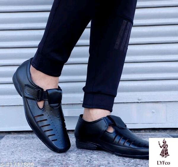 Catalog Name:*Relaxed Attractive Men Sandals*Material: Syntethic LeatherSole Material: PVCFastening & Back Detail: VelcroPattern: SolidMultipack: 1 - 7