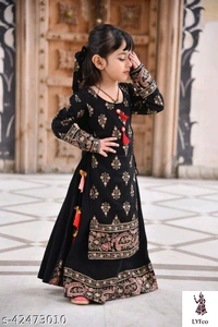 Catalog Name:*Tinkle Comfy Girls Kurtis & Kurtas*Fabric: RayonSleeve Length: Product DependentPattern: Product DependentMultipack: 1 - 9-10 Years