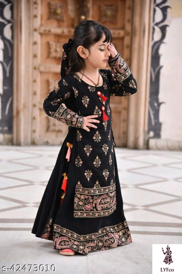 Catalog Name:*Tinkle Comfy Girls Kurtis & Kurtas*Fabric: RayonSleeve Length: Product DependentPattern: Product DependentMultipack: 1 - 9-10 Years