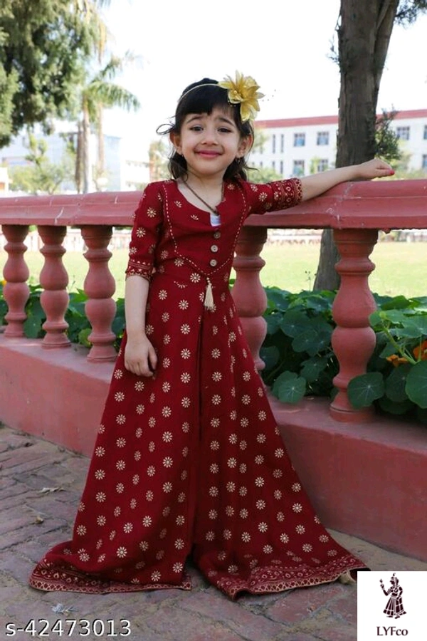 Catalog Name:*Tinkle Comfy Girls Kurtis & Kurtas*Fabric: RayonSleeve Length: Product DependentPattern: Product DependentMultipack: 1 - 9-10 Years