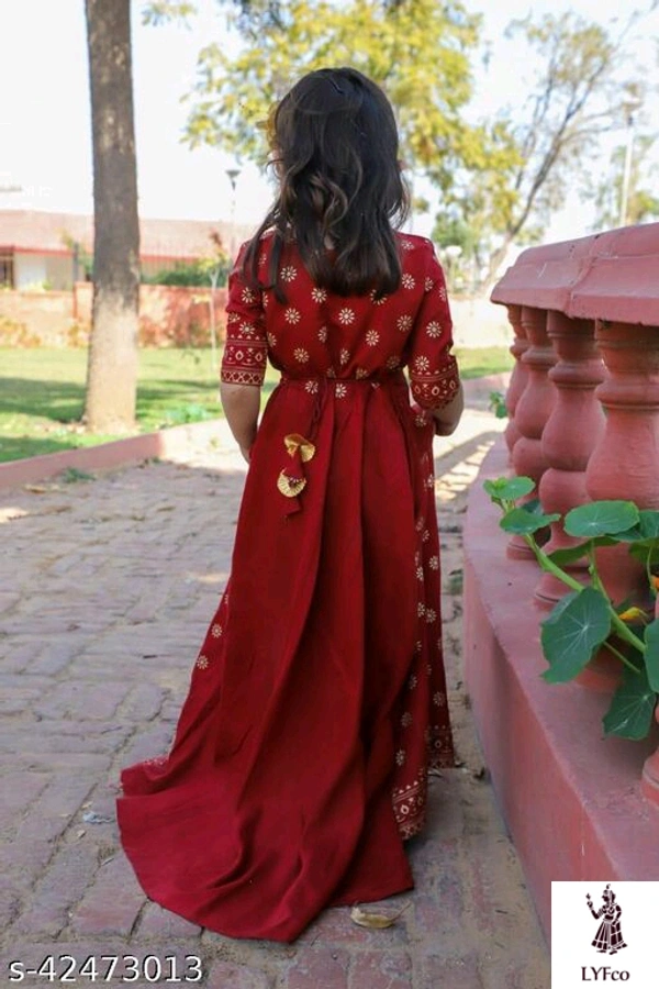 Catalog Name:*Tinkle Comfy Girls Kurtis & Kurtas*Fabric: RayonSleeve Length: Product DependentPattern: Product DependentMultipack: 1 - 9-10 Years