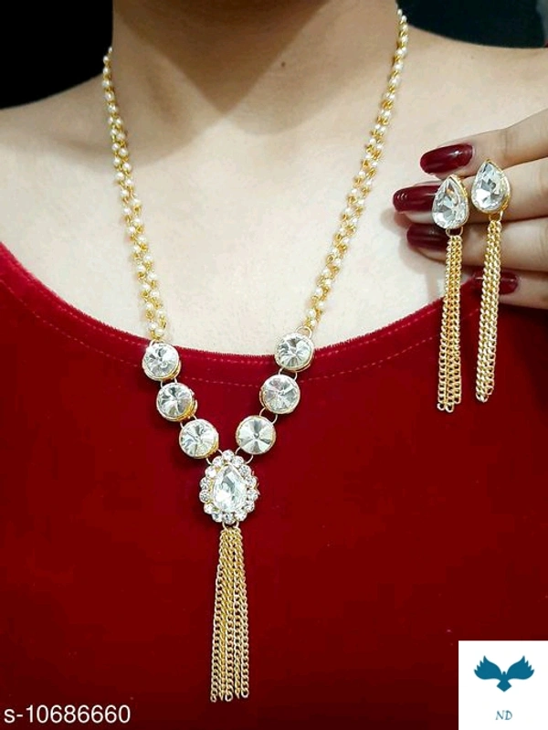stylish necklace set