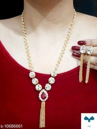 stylish necklace set