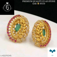 EXCLUSIVE EARRING