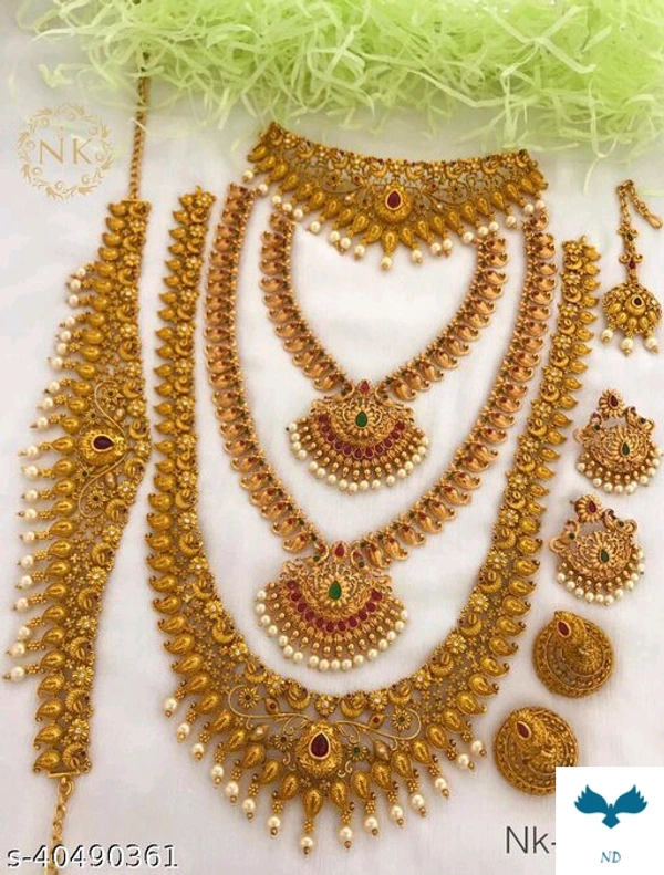 Shimmering Chic Jewellery Sets