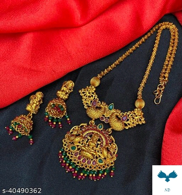 Shimmering Chic Jewellery Sets