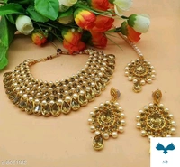 Necklacs set