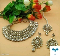 Necklacs set