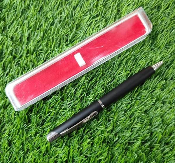 Black & Silver Pen 02