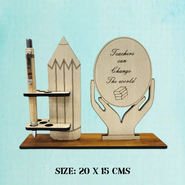 Teachers can change the World Globe & Pencil Teachers Day Pen Stand