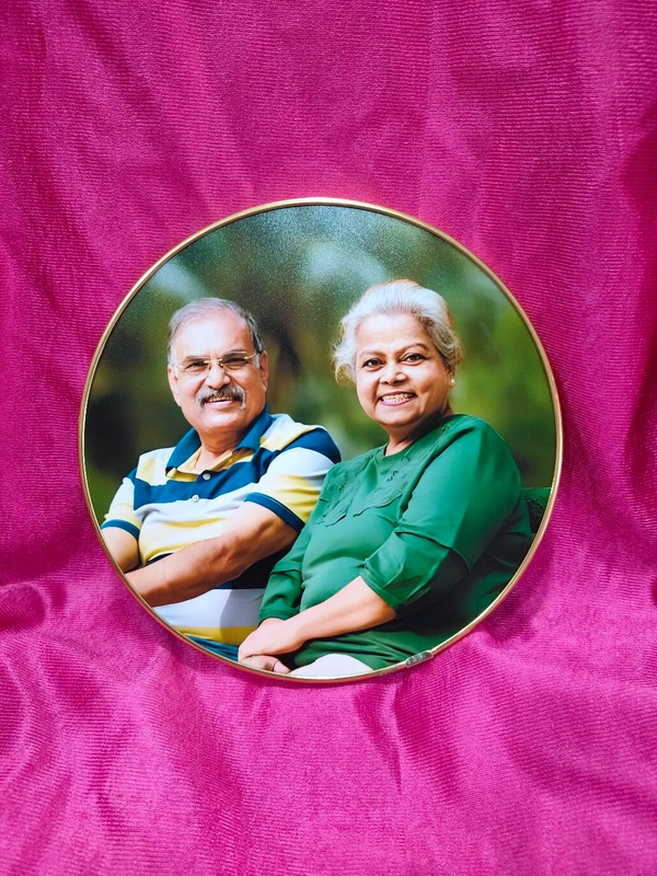 8x8" Inch Round - Golden Beeding Photo Frame