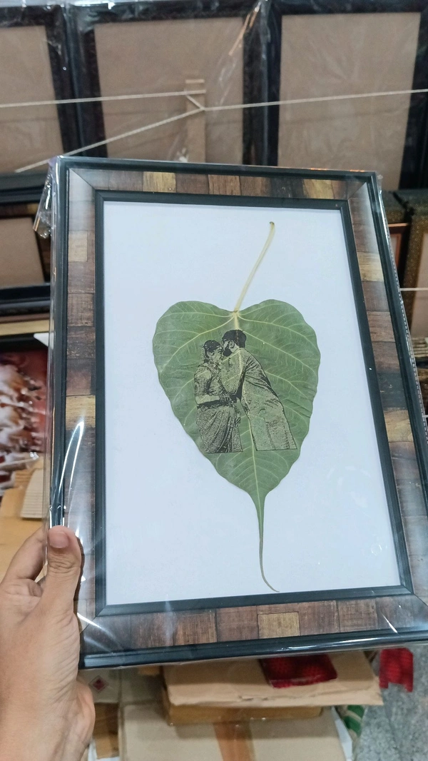 Leaf Art - Photo Engraved on Pipal Leaf