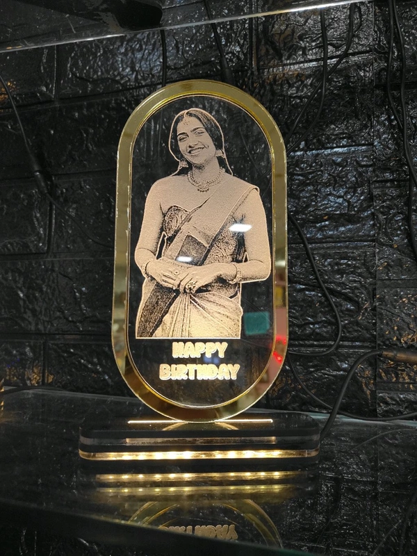 Photo Engraved Oval Shape Clear Acrylic With LED Base