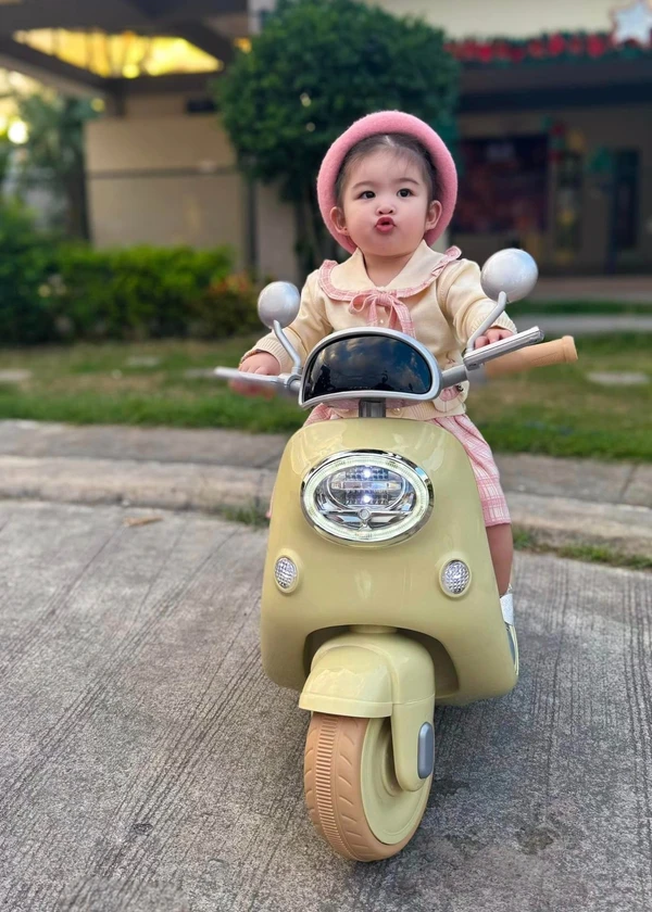 Battery scooty for baby girl online