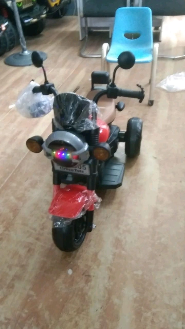 HOT GARAGE RED HARLEY BIKE  