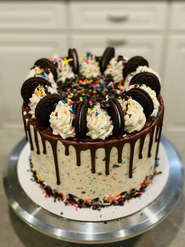Oreo Cake - Brown, Large