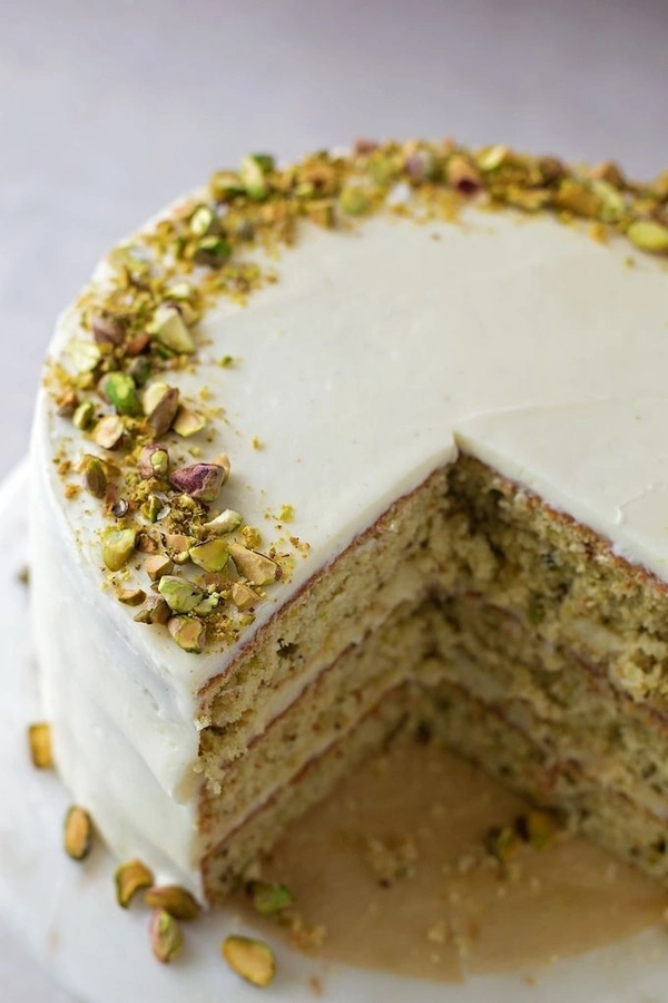 Pistachio Cake - Green, Large