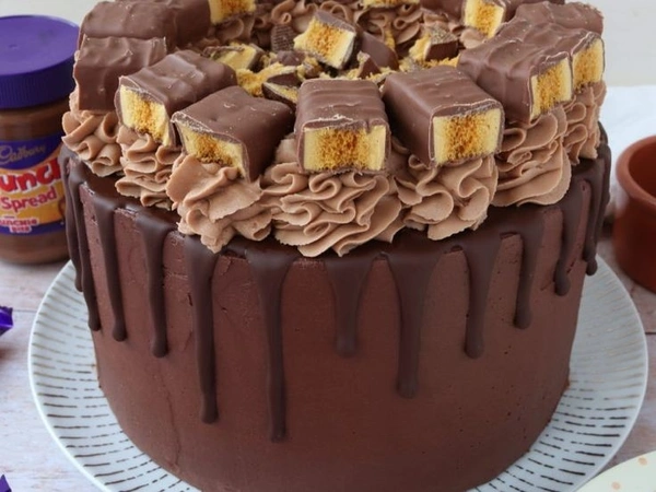Munch Cake - Brown, Large