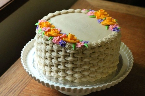 Flower Basket French Vanilla Cake - White, Large
