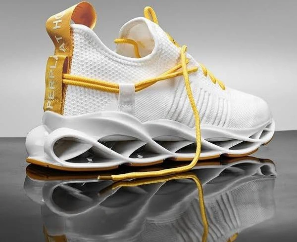 *Rich White Yellow Shoe - wait, 6