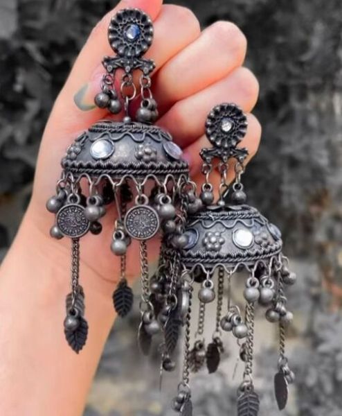 Triangle petal silver earrings – Hamsa