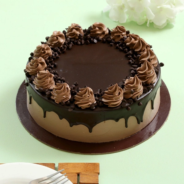 Cream Drip Chocolate Cake - 2 Pound