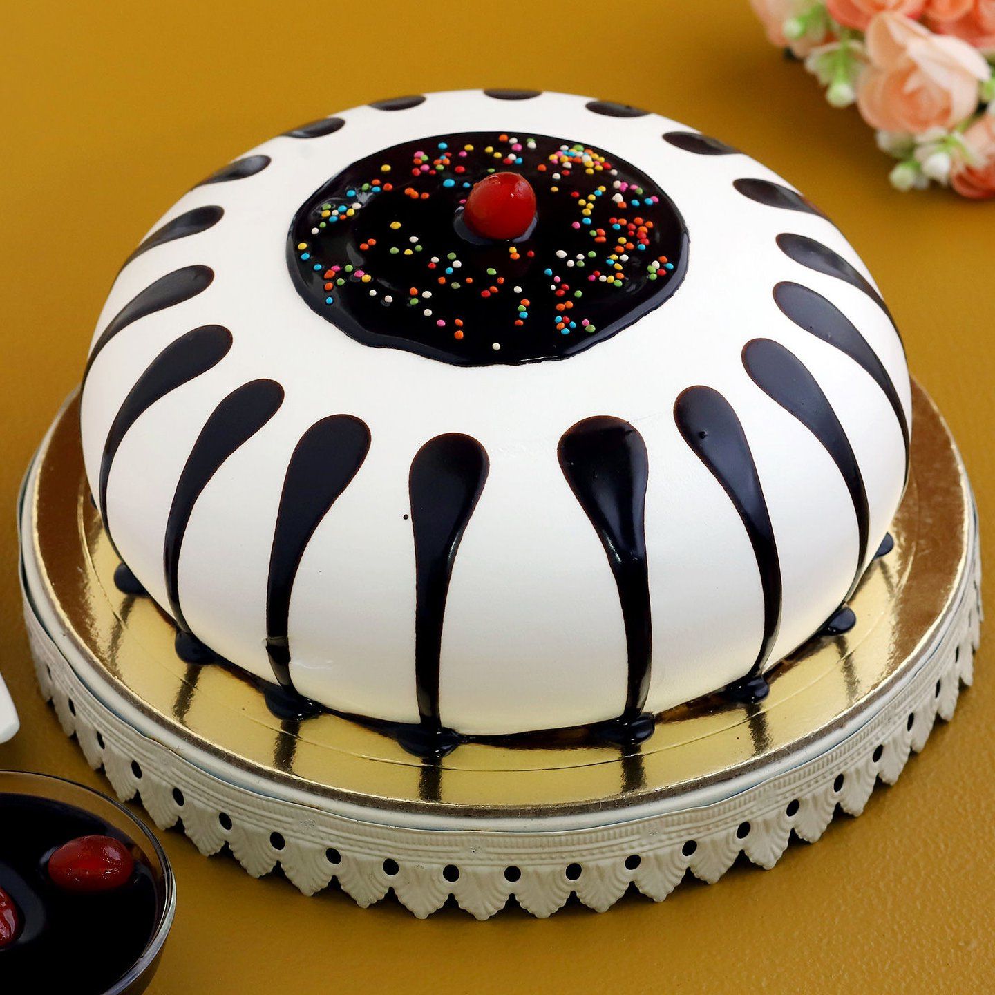Order Half Kg Choco Rocher Dome Cake Online | Kanpur Gifts