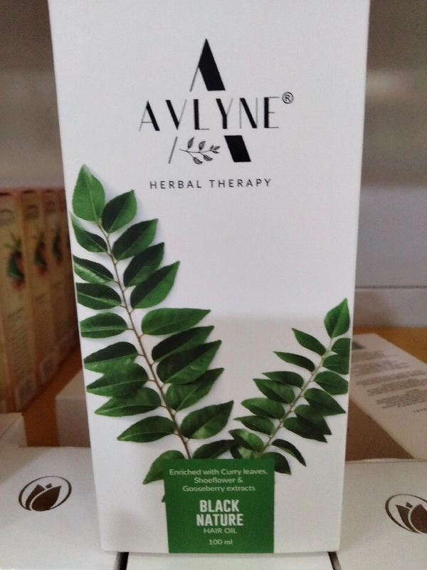 Avlyne Black Nature