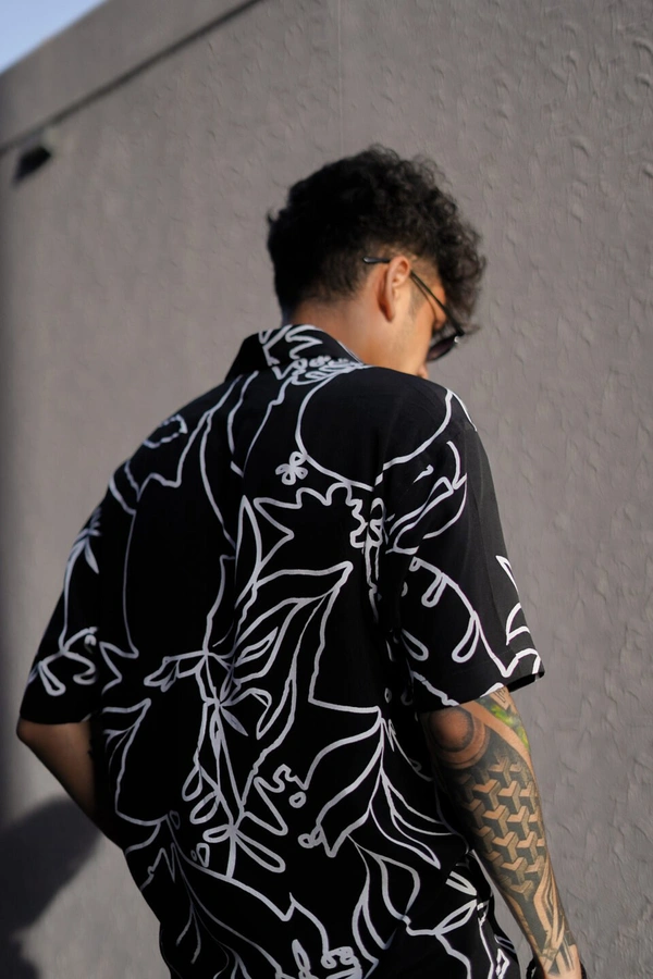 Abstract Print Pattern Half Sleeve Shirt - Rayon, XL