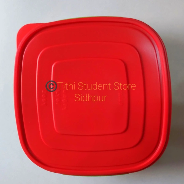 PRTP29 Lunch Box - Random colours