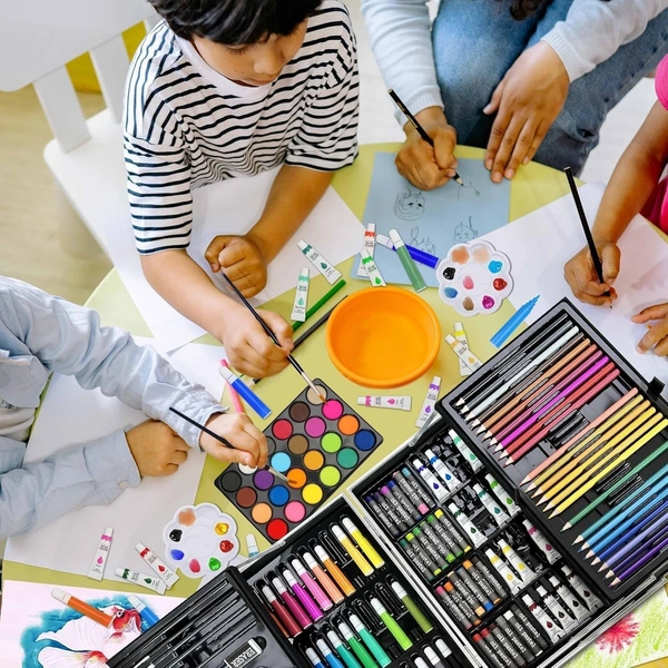 Space Big Colouring Suitcase Multiple 145 Color Kit