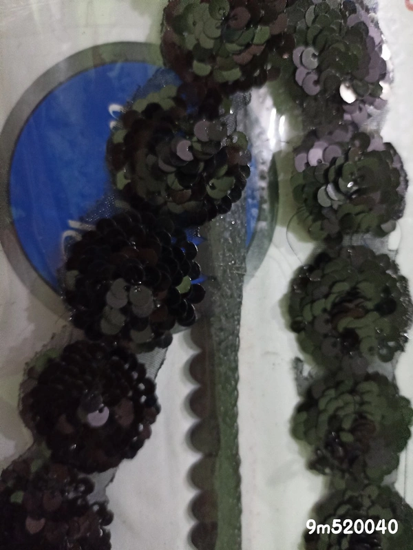 Sequence Black Look
