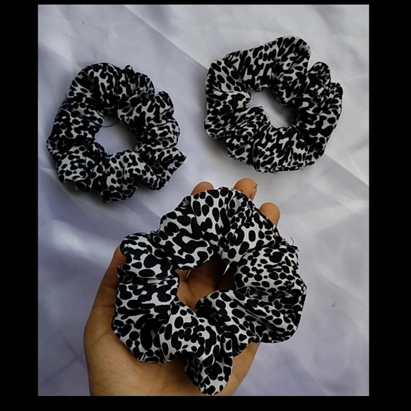 Moo Print Printed Scrunchie - Moo print, regular 