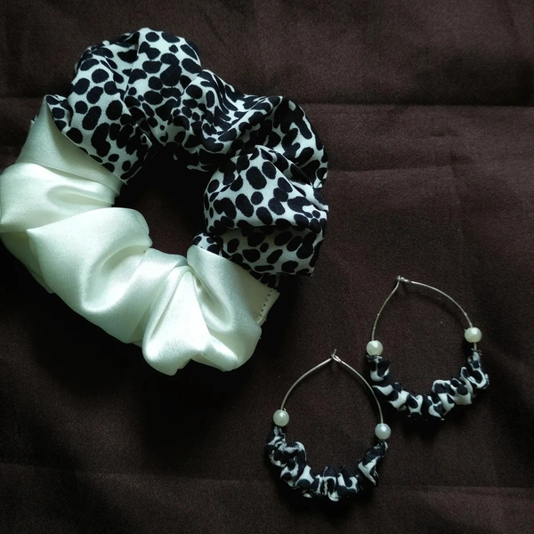 Combo Of Scrunchie+Hoop Earrings - Moo print + Cream white