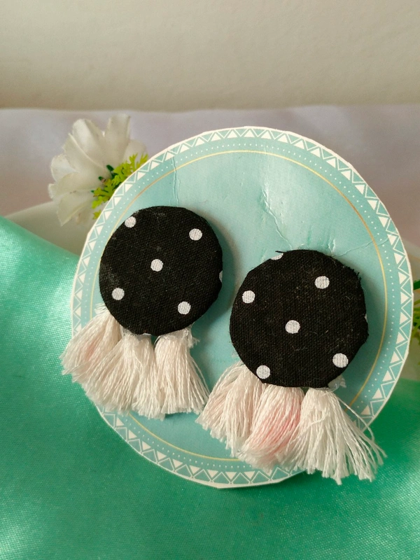 Polka Dot Fabric Eatings - Black and white⛓️