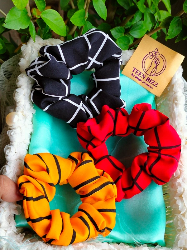 Combo Of 3 Print Teri Cotton Scrunchies - Black 🖤 • Yellow 💛 • Red ♥️, regular 