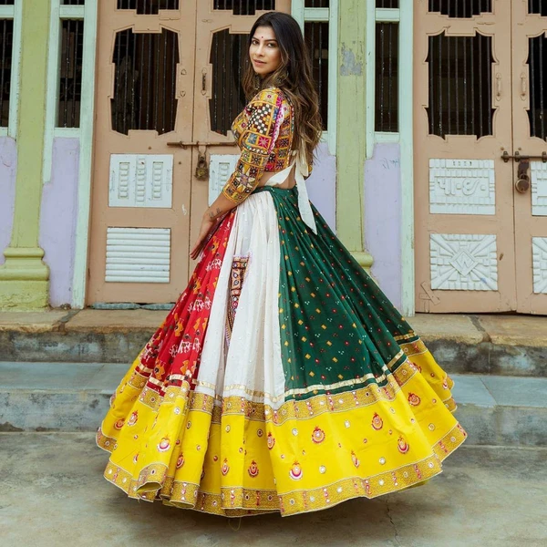 DESIGNER NAVRATRI SPECIAL LAHENGA CHOLI - Red Lehenga