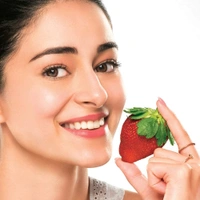 Lakme Blush & Glow Strawberry Freshness Gel Face Wash With Strawberry Extracts, - 2-3 days on orders over ₹499 shipped by Selection House, 50 ml
