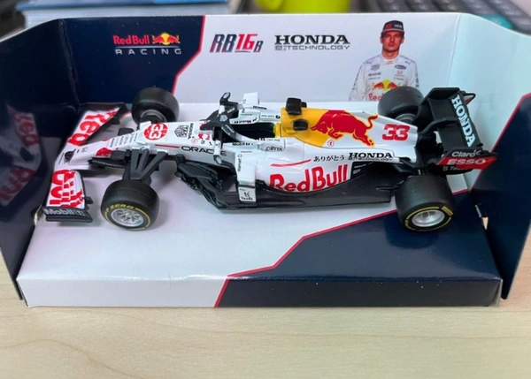 Bburago 1:43 2021 Red Bull RB16B Car - Turkish GP Special Livery - 11