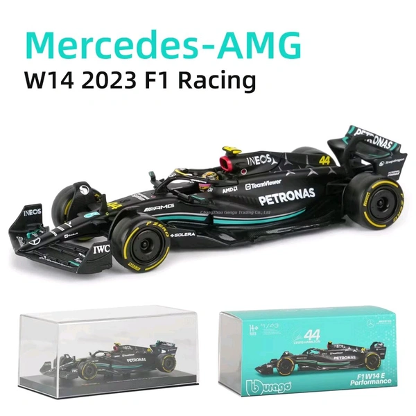 Bburago 1:43 2023 Mercedes W14 (Case + Helmet) - 44